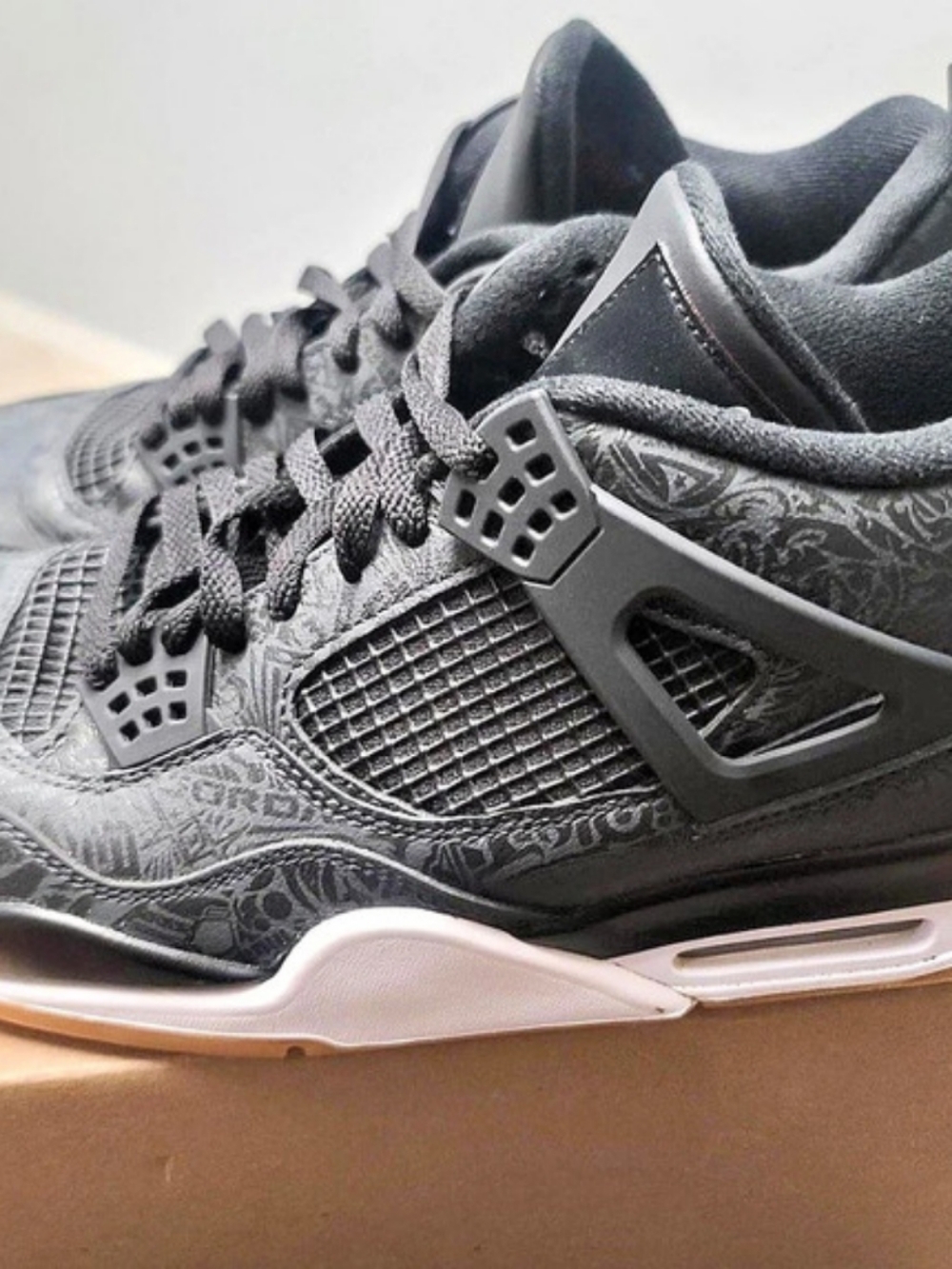 Jordan Air Jordan 4 Retro SE 'Laser Black Gum' Black & Gray Sneakers